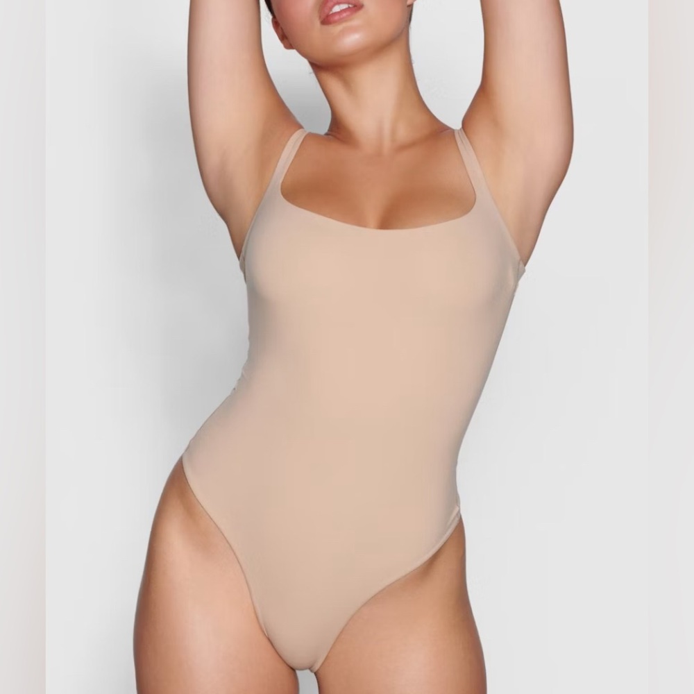 Skims fits everybody Women’s bodysuit, 2x clay